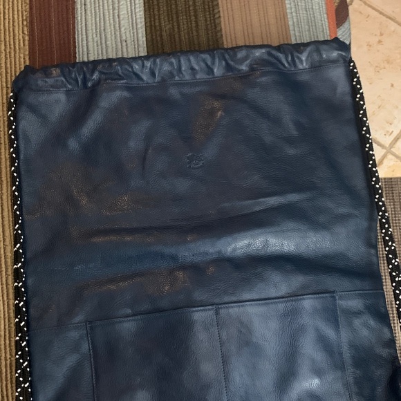 Elegant Navy Leather Tote - Picture 1 of 5
